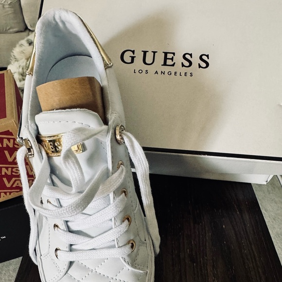 Guess Shoes - Guess White snickers with gold